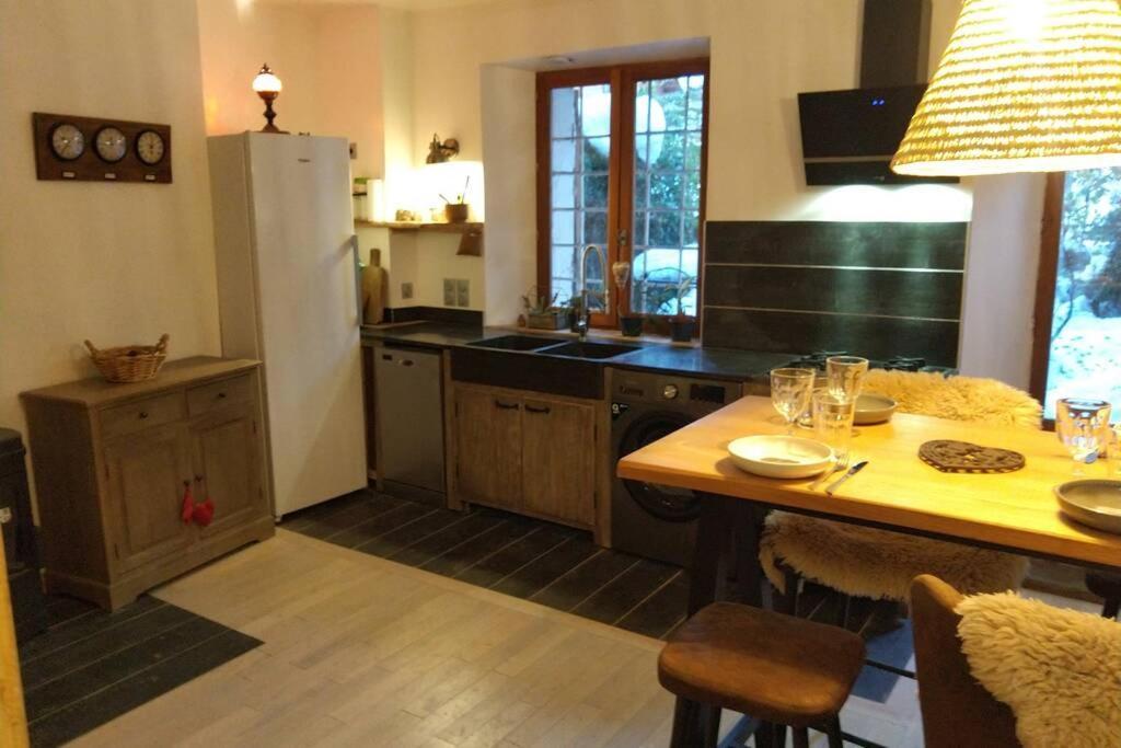 Chaleureux Petit Appartement De 4 Couchages Saint-Étienne-de-Tinée Eksteriør billede