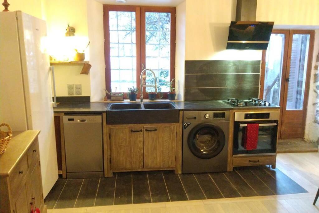 Chaleureux Petit Appartement De 4 Couchages Saint-Étienne-de-Tinée Eksteriør billede